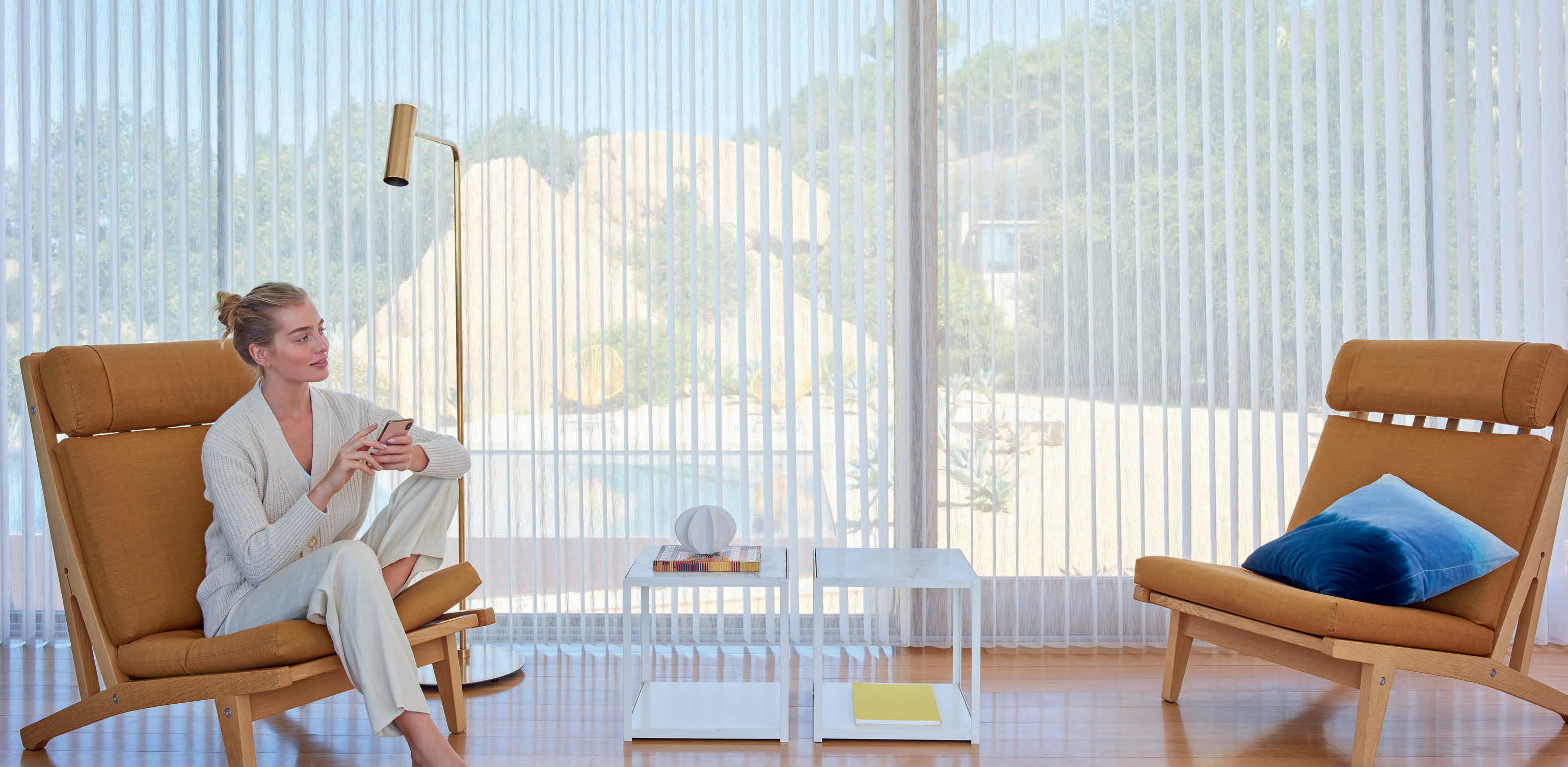 Fabric Bristol™ · Color Tahitian Vanilla
Operating System PowerView® Automation