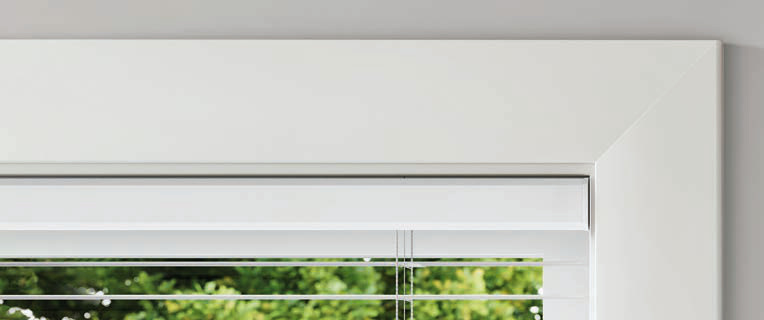 Celebrity® Headrail
Inside Mount